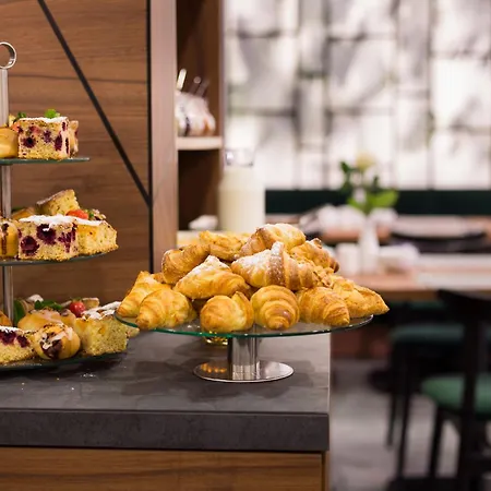 Ascot Premium Hotel 4*