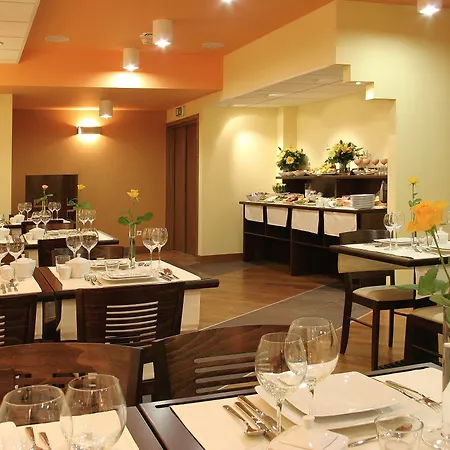Ascot Premium 酒店 4*