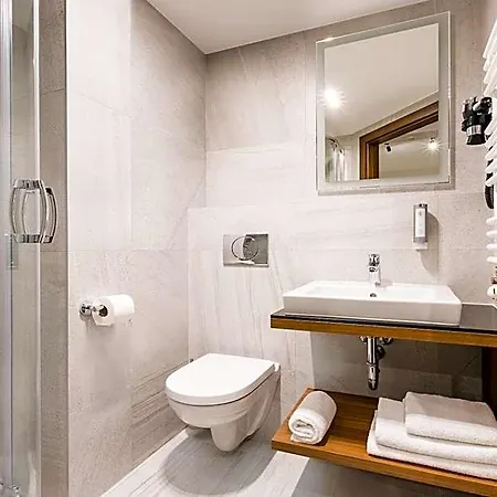 Ascot Premium Hotell