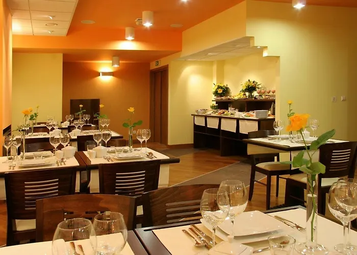 מלון Ascot Premium 4*